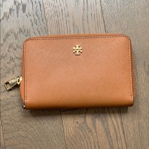 Tory Burch zip wallet